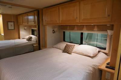 Addtional photo of 2003 ALLURE Cascade 40'