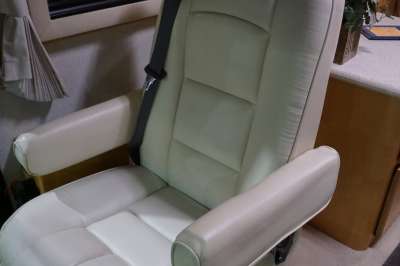 Addtional photo of 2003 ALLURE Cascade 40'