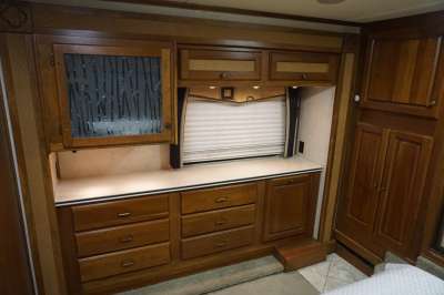 Addtional photo of 2005 SAFARI GAZELLE 40'
