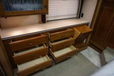 Addtional photo of 2005 SAFARI GAZELLE 40'