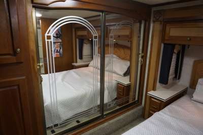 Addtional photo of 2005 SAFARI GAZELLE 40'