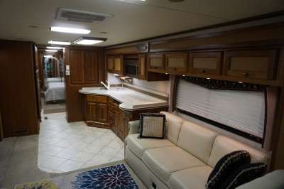 Addtional photo of 2005 SAFARI GAZELLE 40'