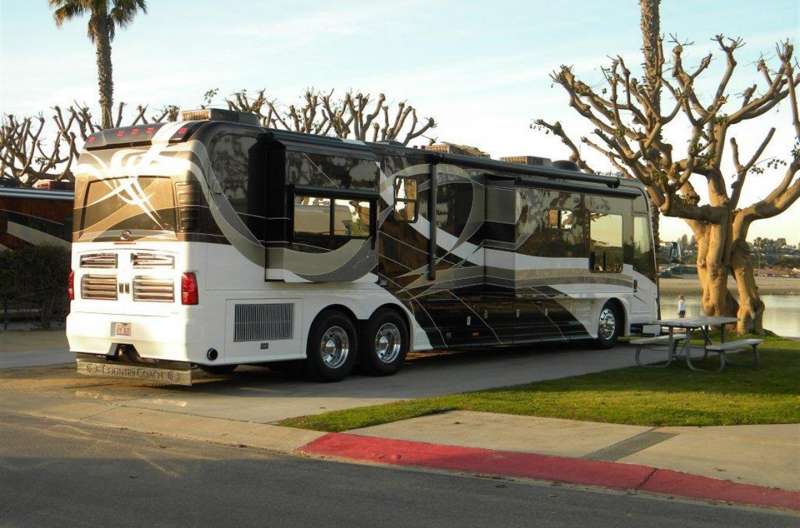 Exterior photo of 2007 INTRIGUE OVATION 42'