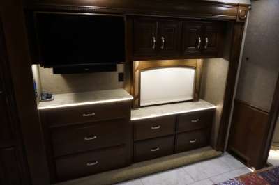 Addtional photo of 2017 ENTERGA ANTHEM 44B