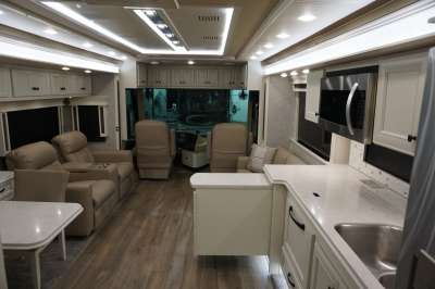 Addtional photo of 2023 TIFFIN PHAETON 37BH