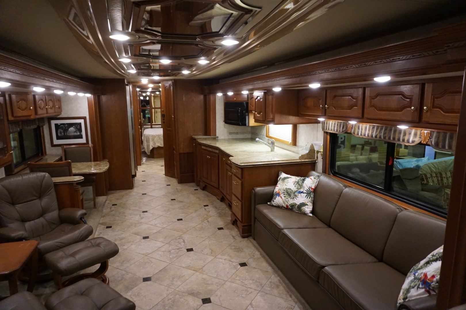 Interior photo of 2006 INTRIGUE JUBILEE 45'