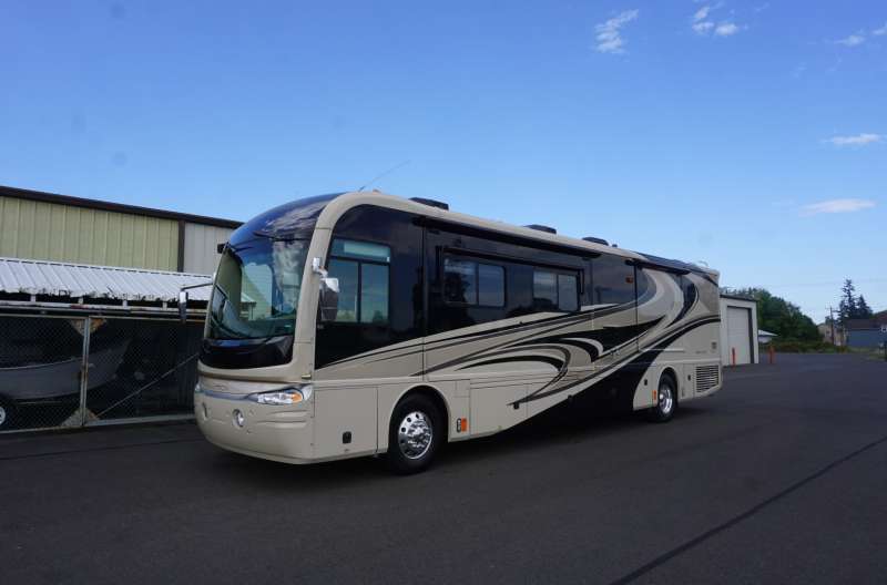 Exterior photo of 2007 American Coach Revolution 40'