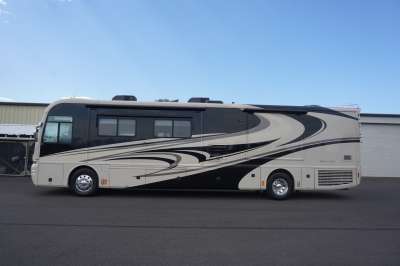 Addtional photo of 2007 American Coach Revolution 40'