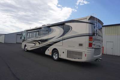Addtional photo of 2007 American Coach Revolution 40'