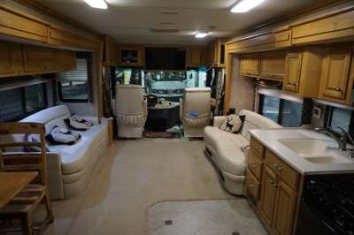 Addtional photo of 2007 American Coach Revolution 40'