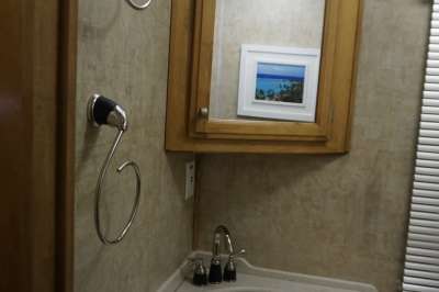 Addtional photo of 2007 American Coach Revolution 40'