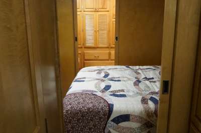 Addtional photo of 2007 American Coach Revolution 40'