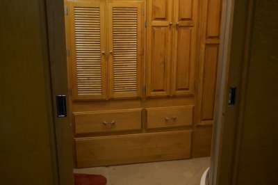 Addtional photo of 2007 American Coach Revolution 40'